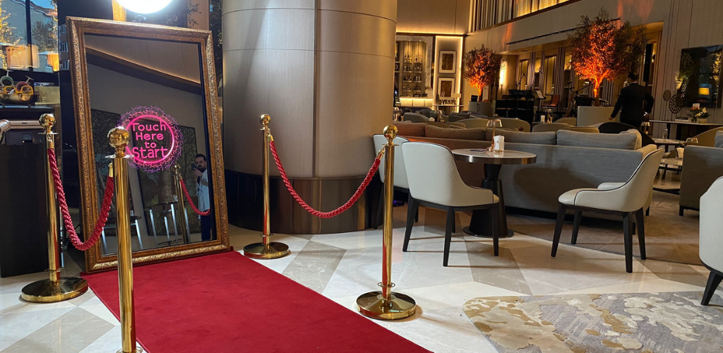 Mirror Booth
